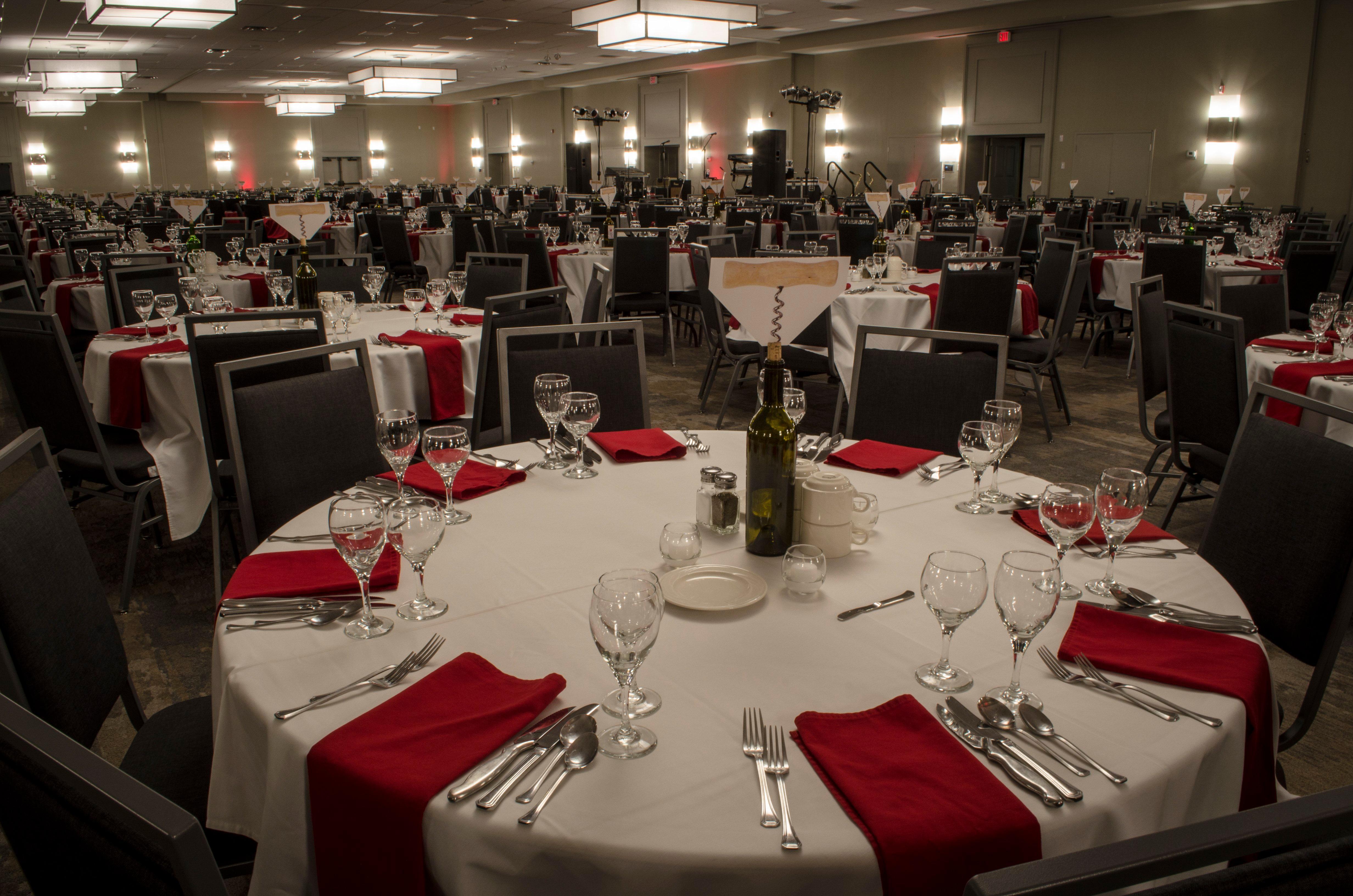Holiday Inn Fargo By Ihg Exterior foto